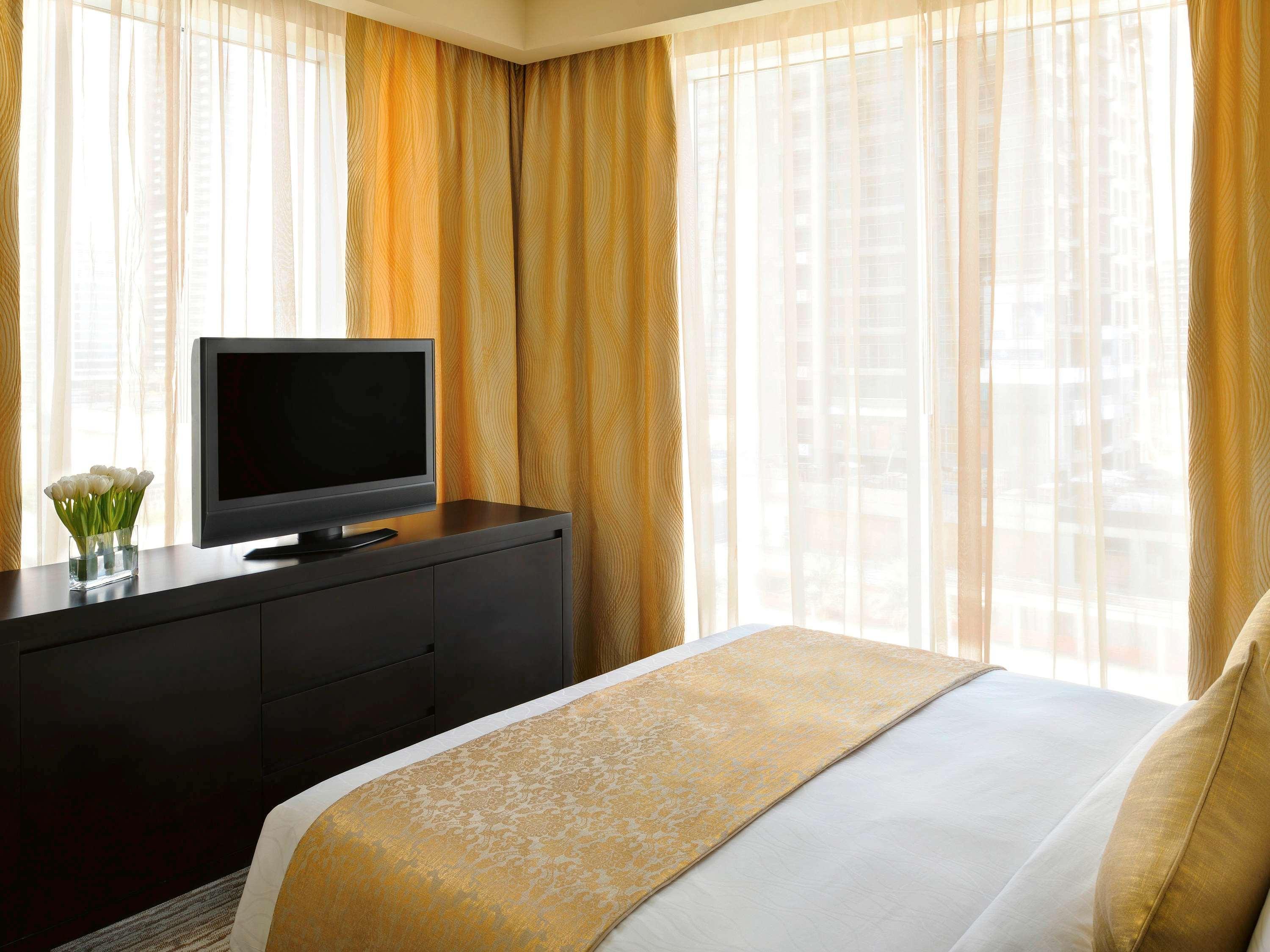 Mövenpick Jumeirah Lakes Towers