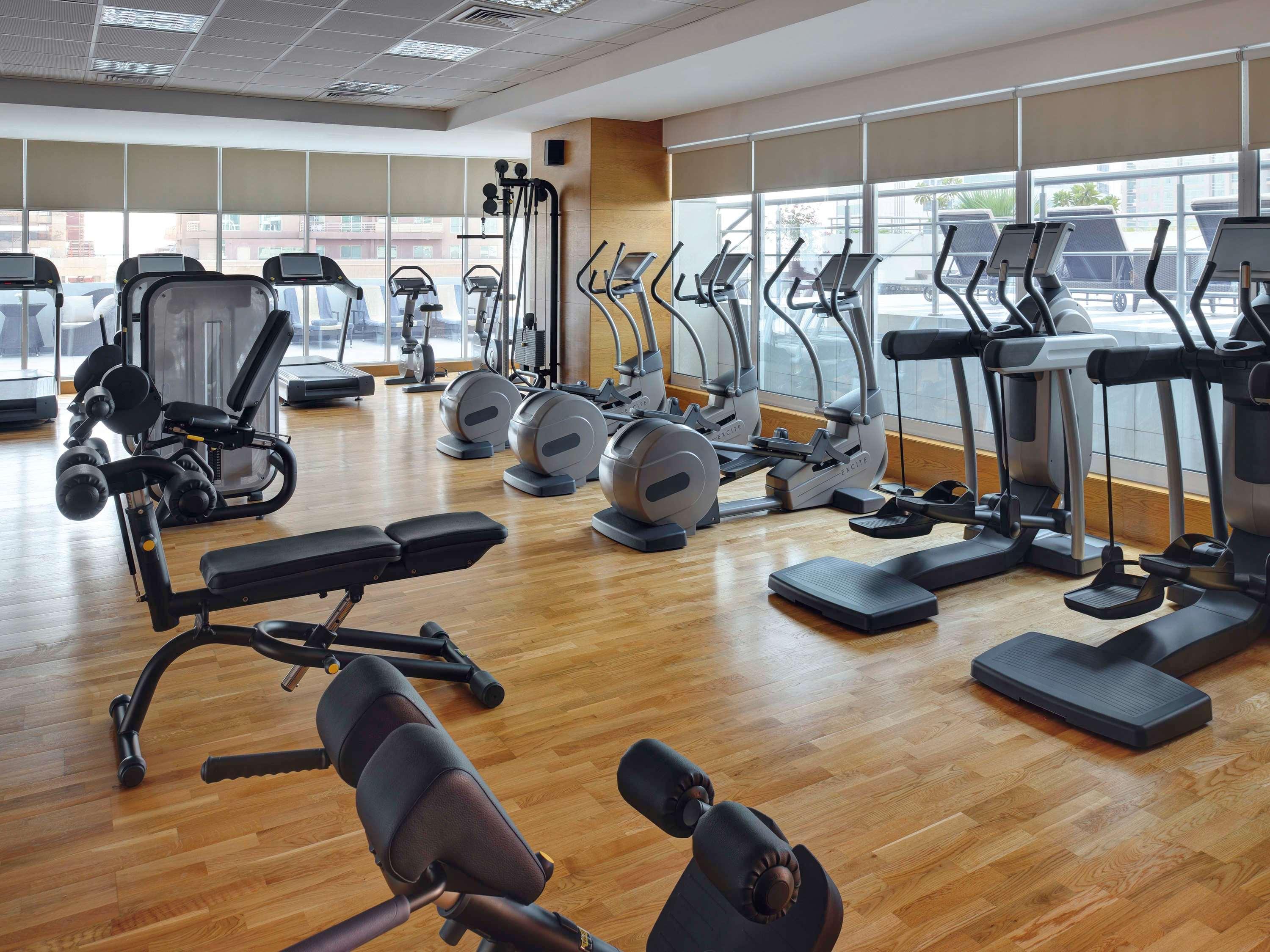 Moevenpick Jumeirah Lakes Towers Отель
