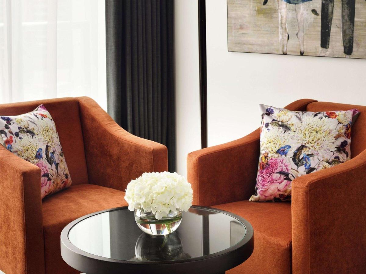 Mövenpick Jumeirah Lakes Towers Hotel 5*