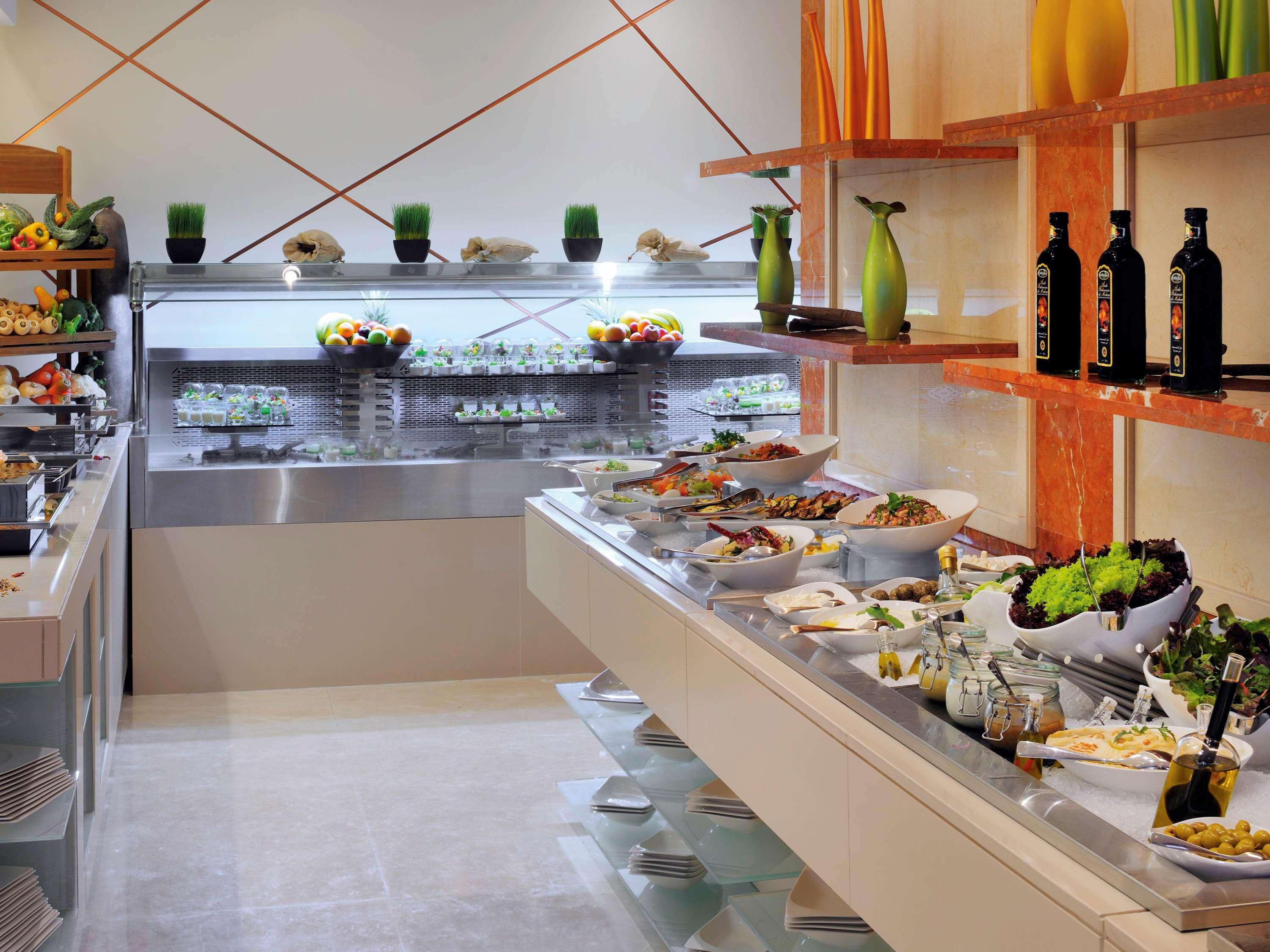 Moevenpick Jumeirah Lakes Towers Отель Дубай